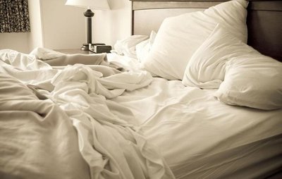 Những thói quen khi đi ngủ khiến cơ thể ngày càng Yếu